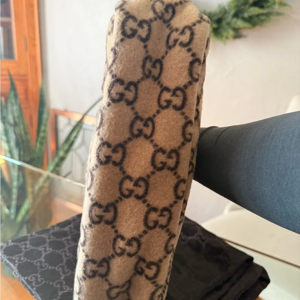Gucci Monogram Wool Purse - Picture 4 of 8